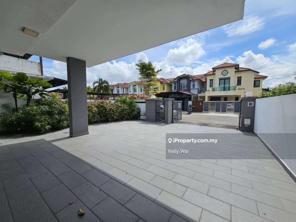 Taman Gaya, Johor Bahru Intermediate Cluster House 4 bedrooms for sale