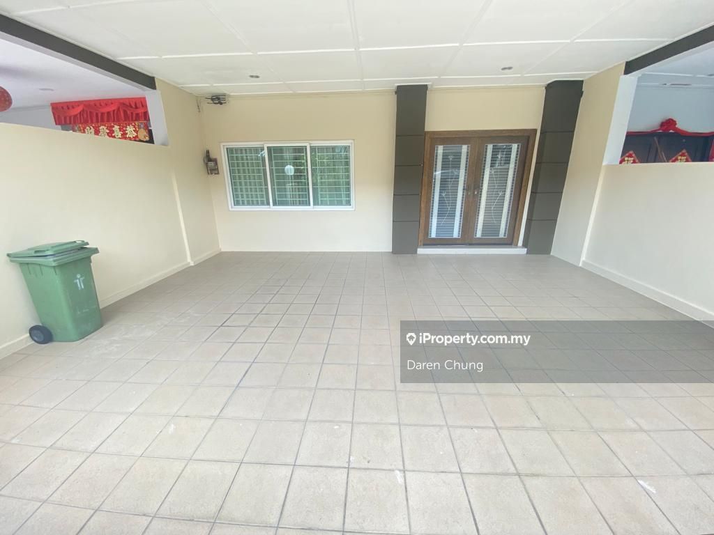 Hakka Avenue Double Storey Terrace House For rent, Kuching 2sty