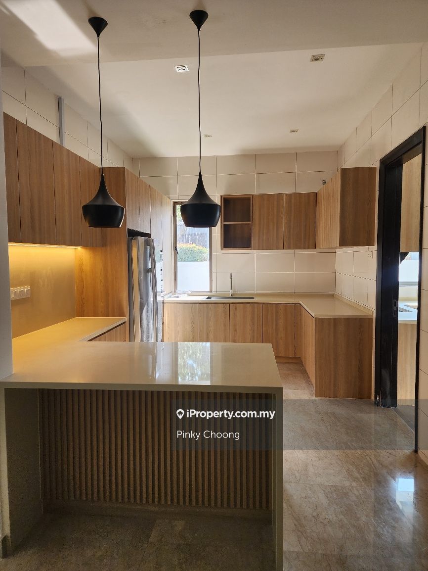 Sg buloh, Valencia Intermediate Bungalow 5 bedrooms for rent