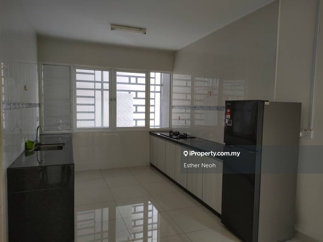 Central Park condominium Condominium 4+1 bedrooms for rent in Jelutong