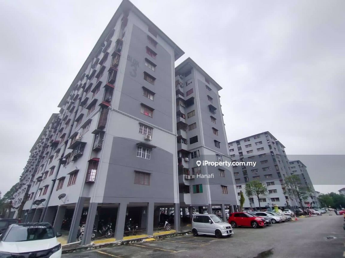 Mentari Apartment End Lot Apartment 3 Bedrooms For Sale In Shah Alam Selangor Iproperty Com My