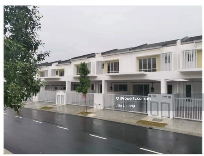 SENDAYAN, Bandar Sri Sendayan 2sty Terrace/Link House 4 bedrooms for