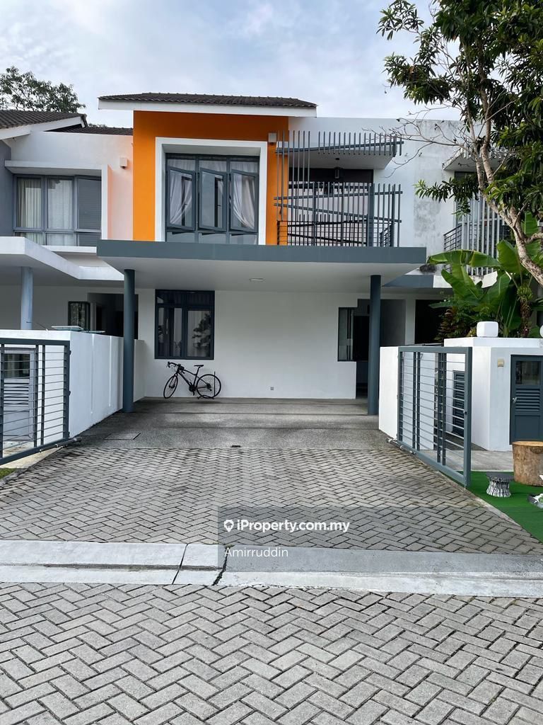 Lakeview, Cyberjaya 2sty Terrace/Link House 4+1 bedrooms for rent