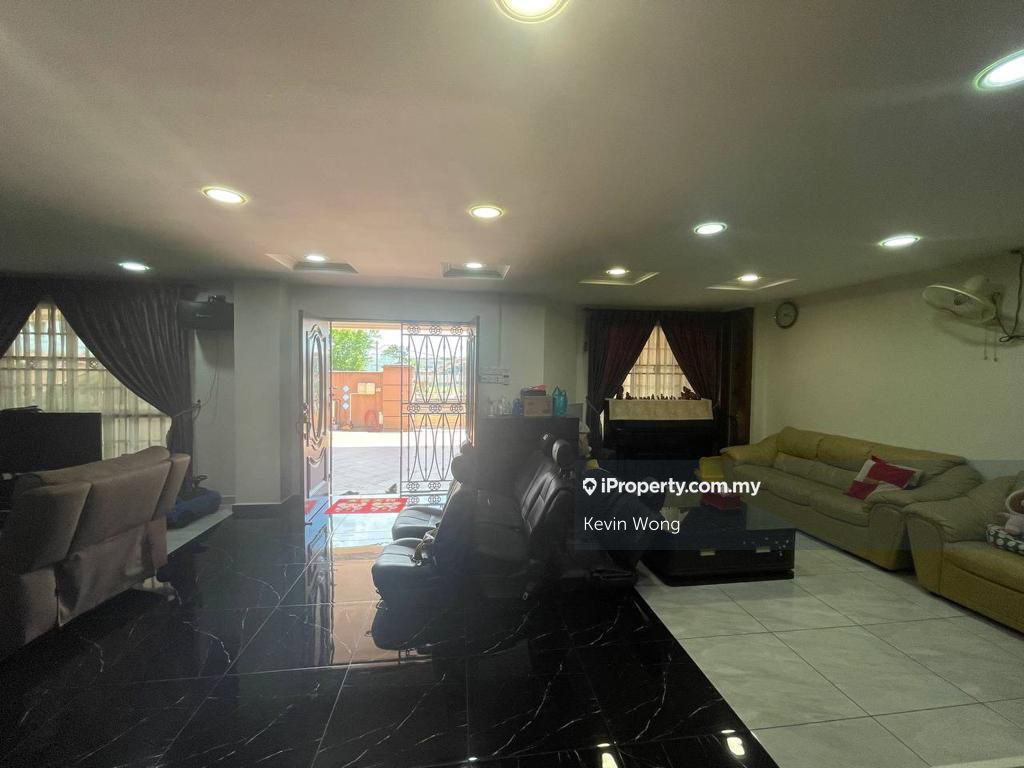 Taman Johor Jaya Double storey Terrace Corner, Johor Bahru Corner lot 2