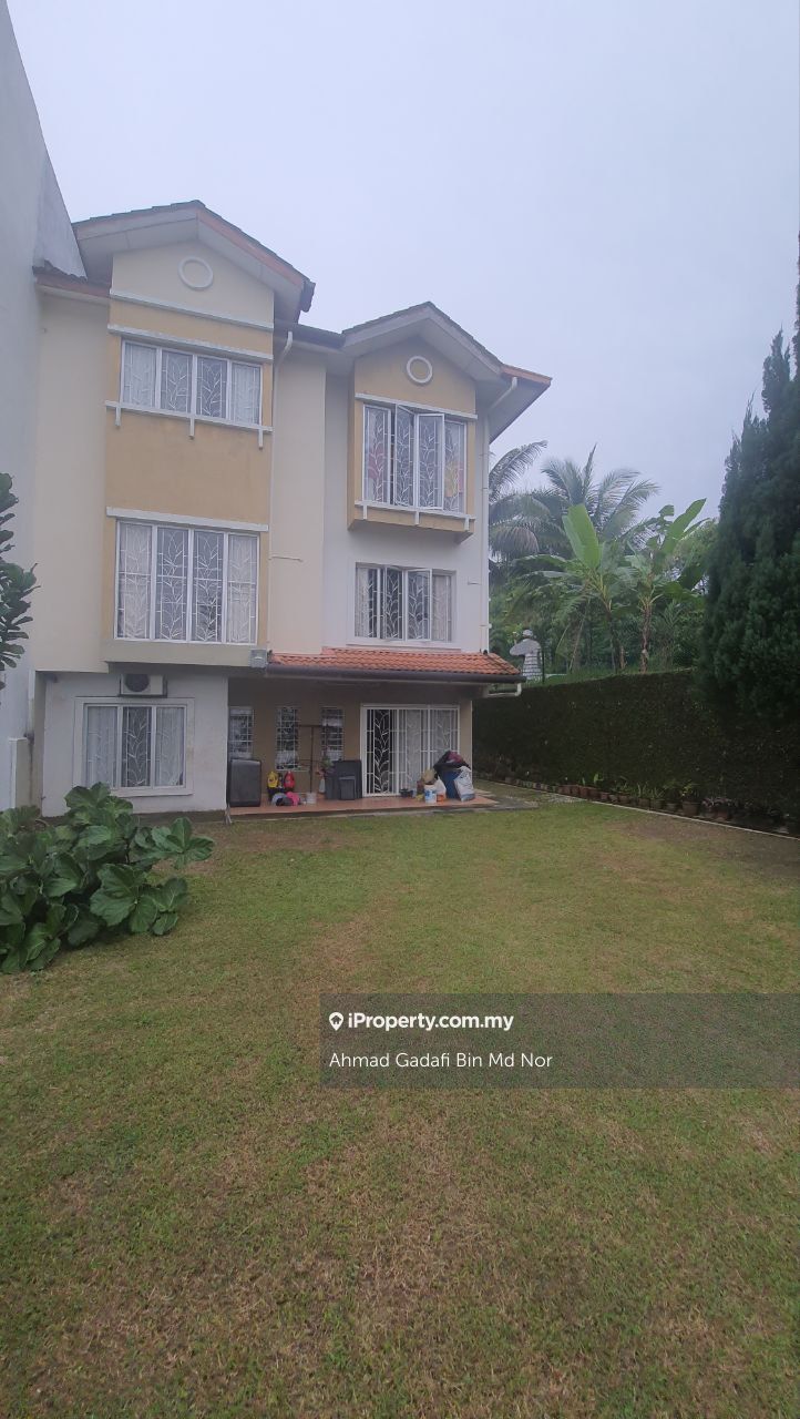 Taman Ukay Perdana, Ampang Corner lot Semidetached House 6 bedrooms for sale