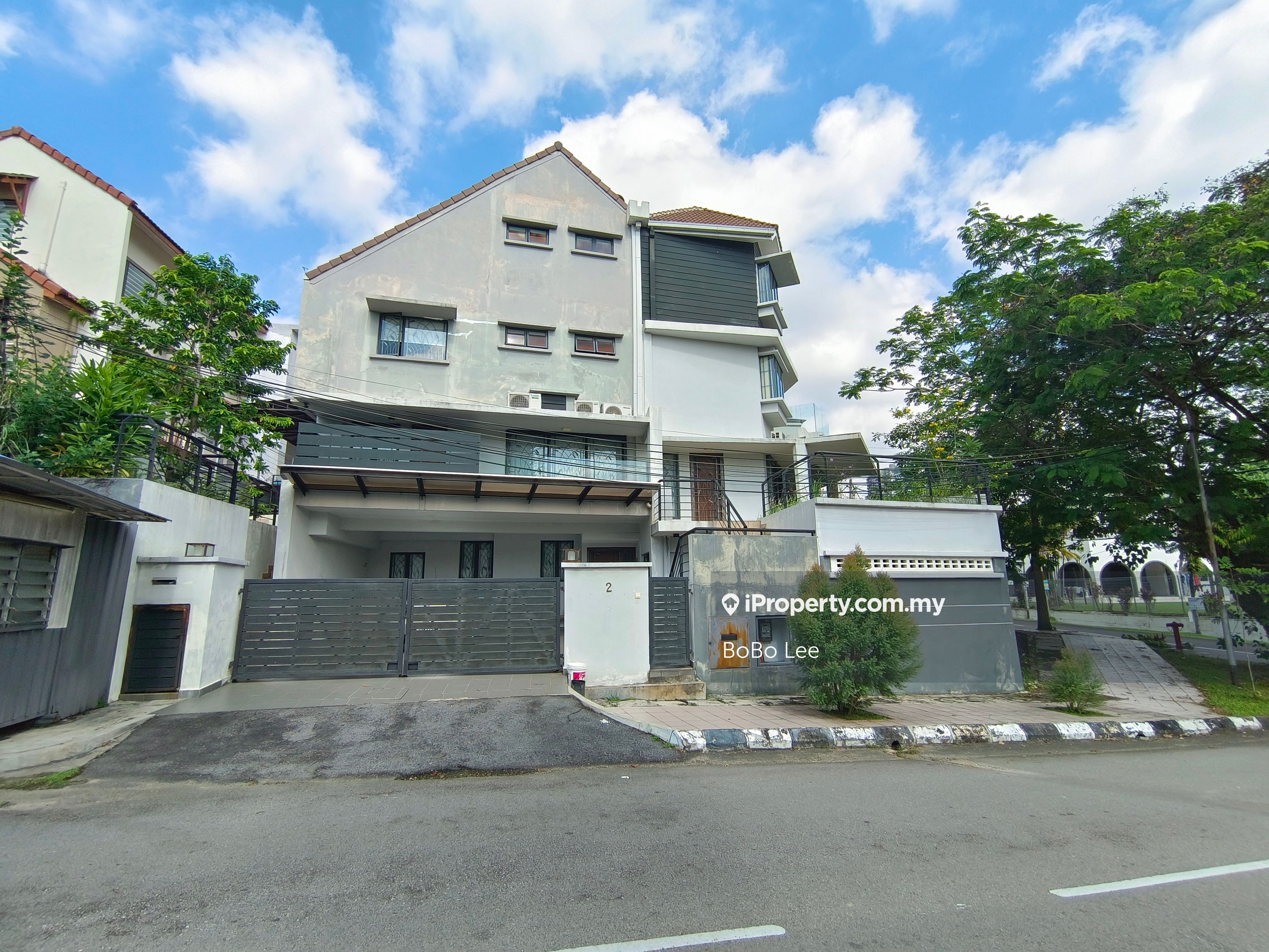 Taman Yarl, OUG Corner lot Semidetached House 5 bedrooms for sale