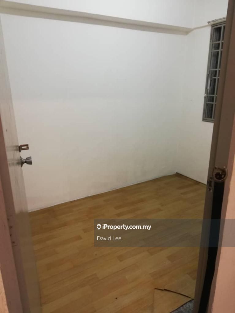 Puncak Erskine Intermediate Apartment 3 bedrooms for sale in Tanjong