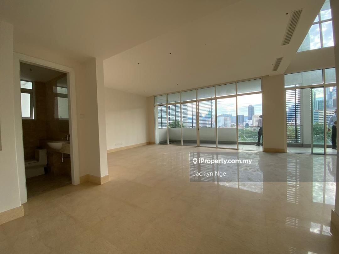 Kenny Hills Residence Triplex Condominium 5+1 bedrooms for sale in