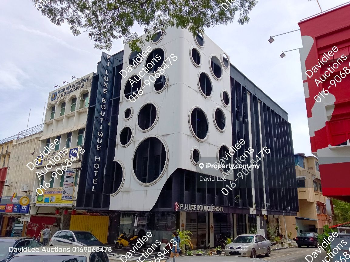 Petaling Jaya New Town, Petaling Jaya End lot Shop-Office for sale