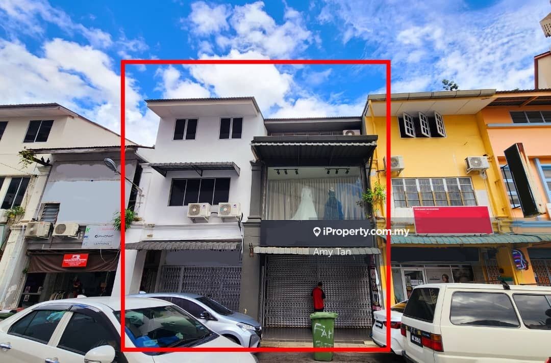 Kuching Intermediate Shop for sale