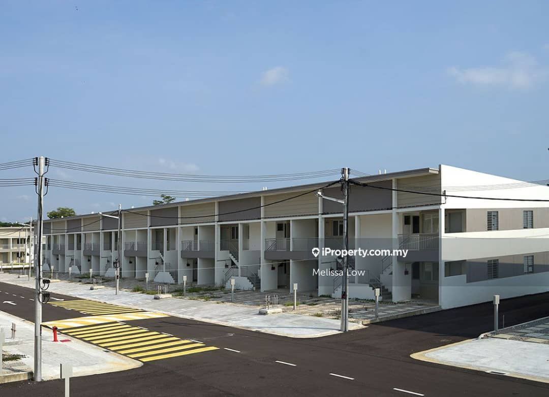 Kulai Townhouse 3 bedrooms for rent