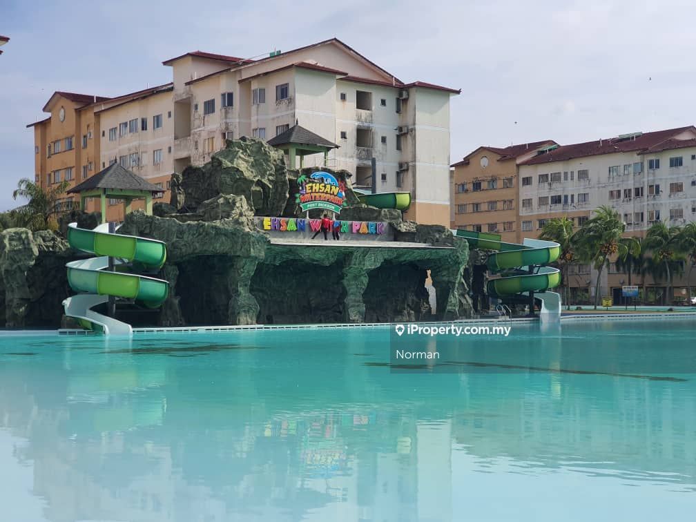 Tiara Beach Resort, Pasir Panjang
