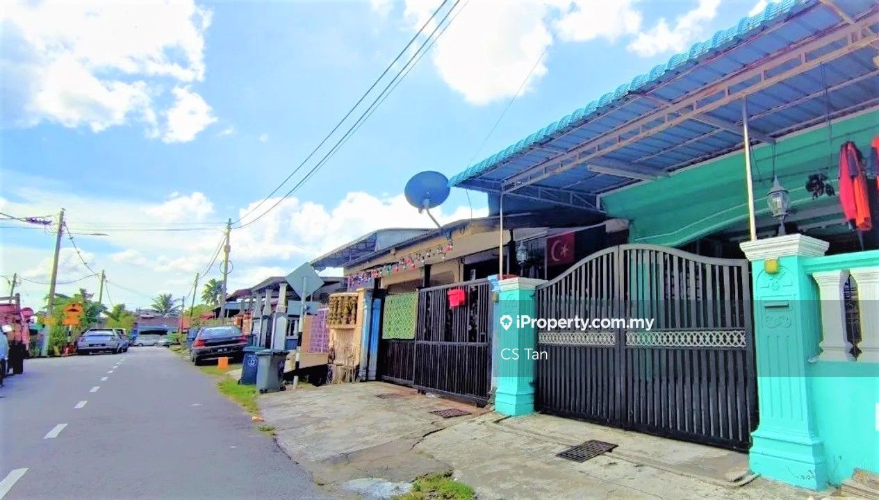 Taman Sri Skudai, Nesa , Skudai 1sty Terrace/Link House 3 bedrooms for