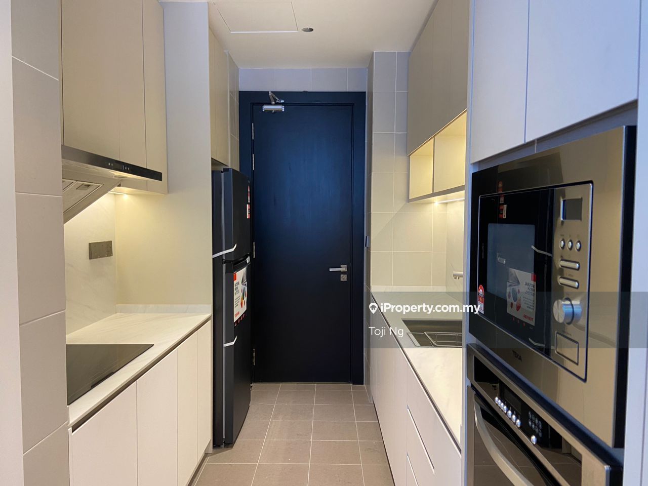 Condominium in Dutamas — photo 13 of 13