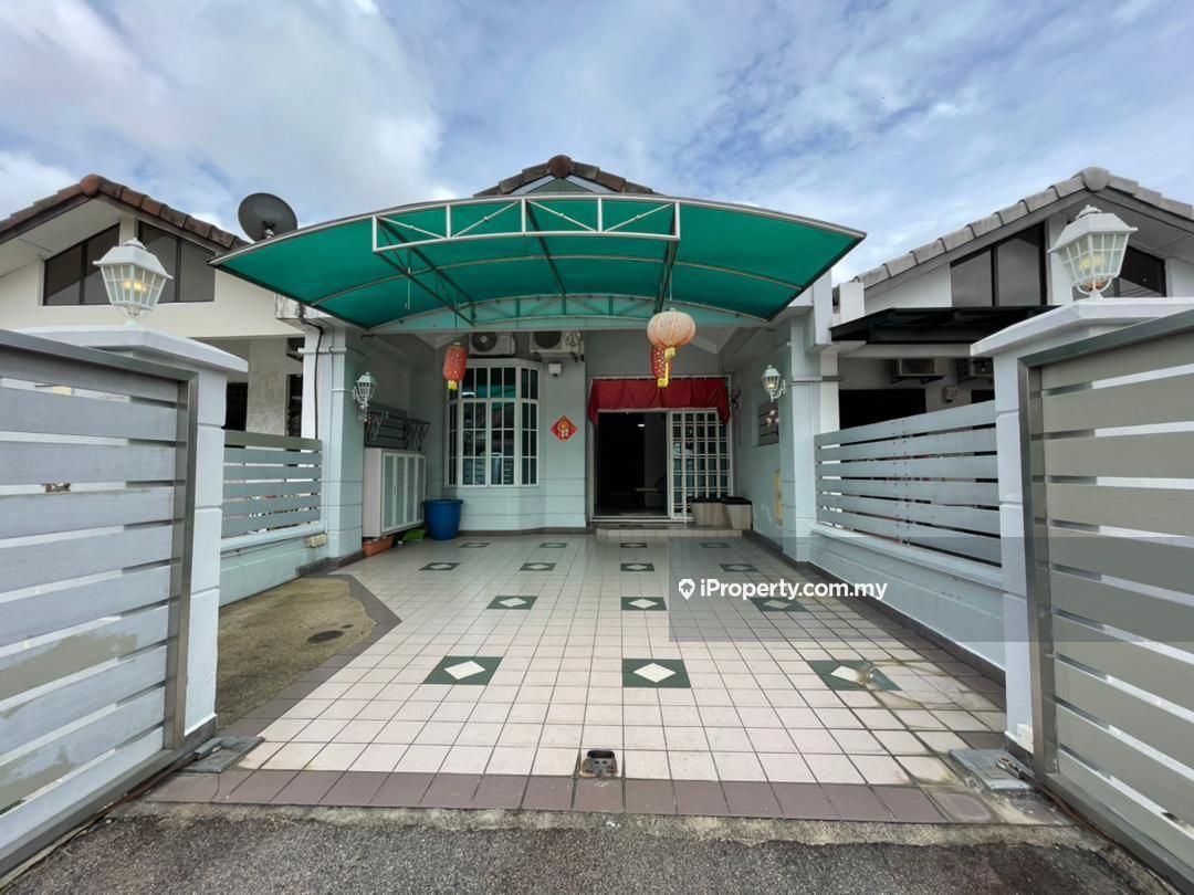 Taman Molek Intermediate Flat 4 Bedrooms For Sale In Johor Bahru Johor Iproperty Com My