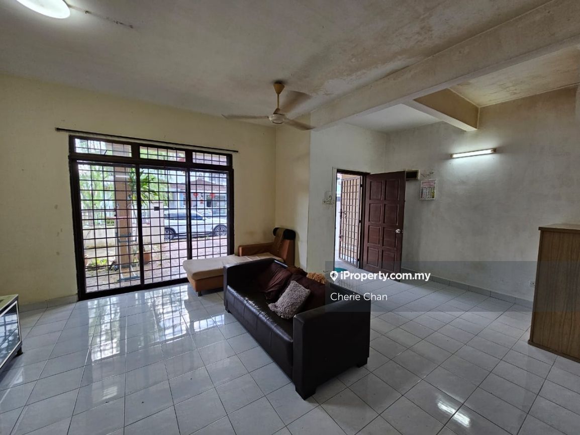 Mount Austin, Jalan Mutiara Emas 2/x, Johor Bahru 2sty Terrace/Link House 4 bedrooms for rent