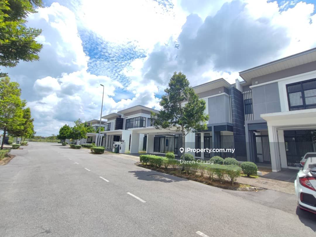 la-promenade-town-house-4bedroom-for-sale-kuching-for-sale-rm1800000