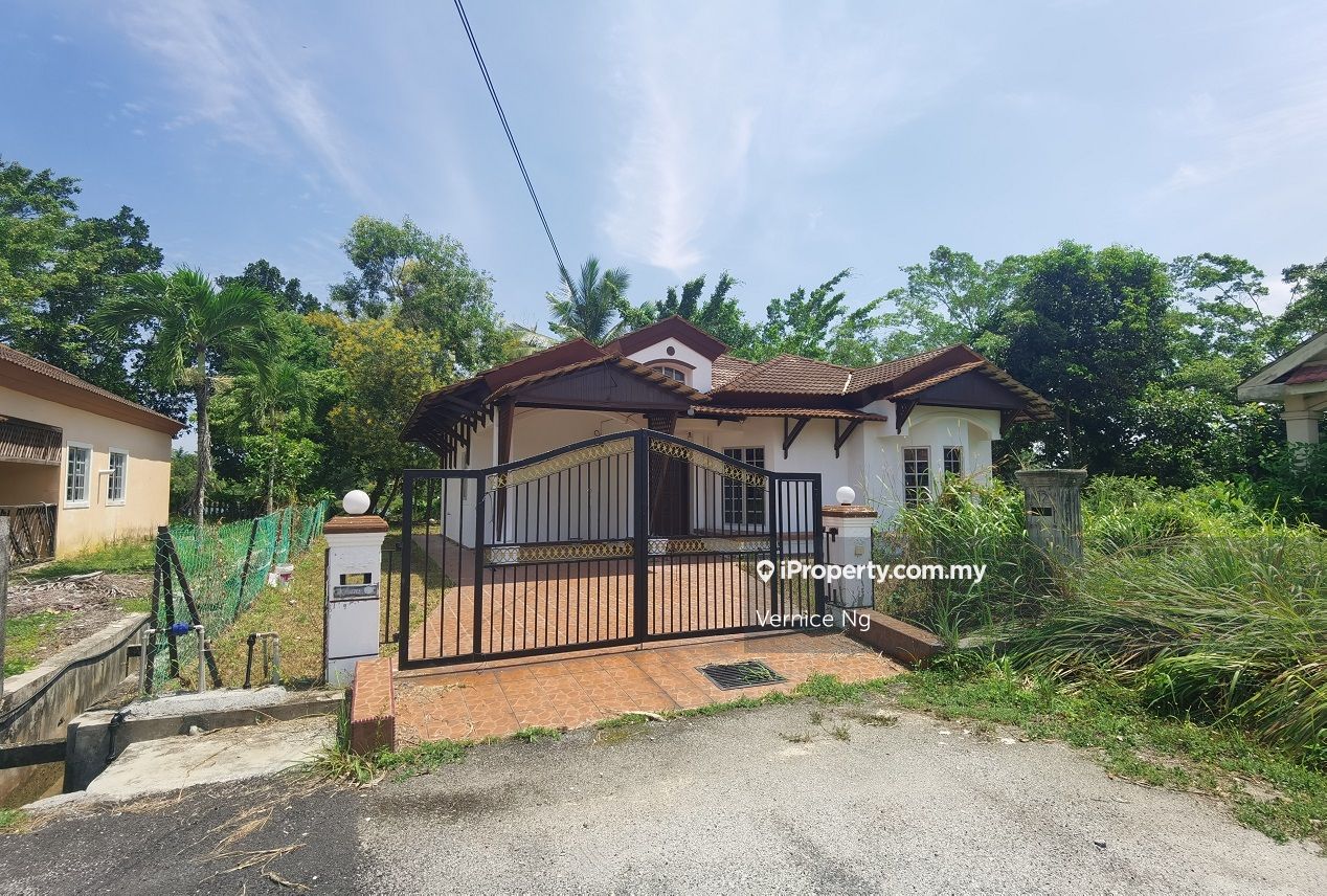 Pantai Sepang Putra, Bagan Lalang, Tg Sepat, Sepang Bungalow 3 Bedrooms ...