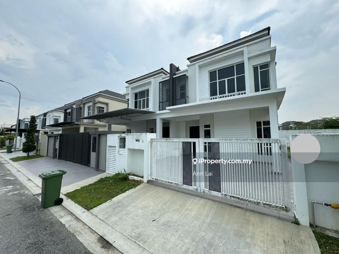Setia Tropika Double Storey Cluster ( Corner Lot ), Johor Bahru Corner