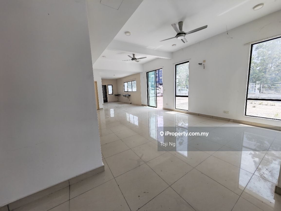 Terrace House in Bandar Kinrara — photo 6 of 7