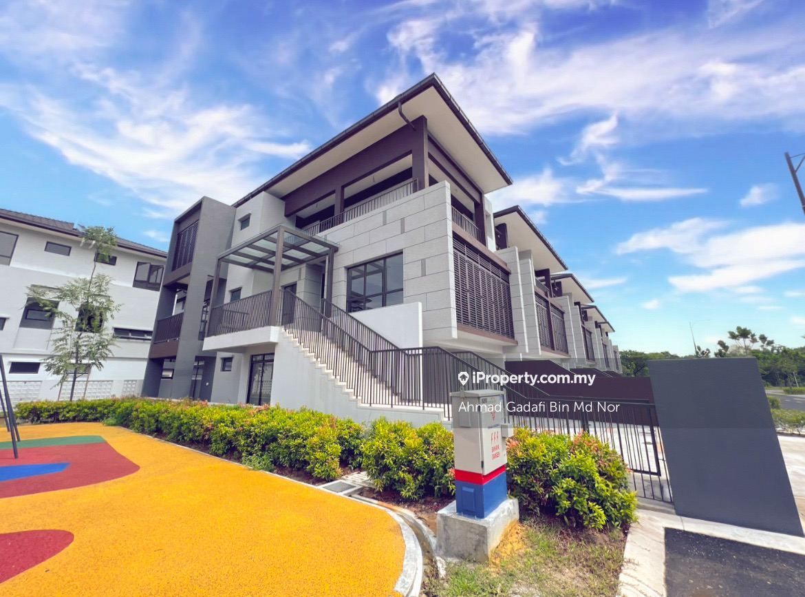 THE MULIA RESIDENCES, CYBERJAYA, Cyberjaya End lot 3sty Terrace/Link House 7 bedrooms for sale