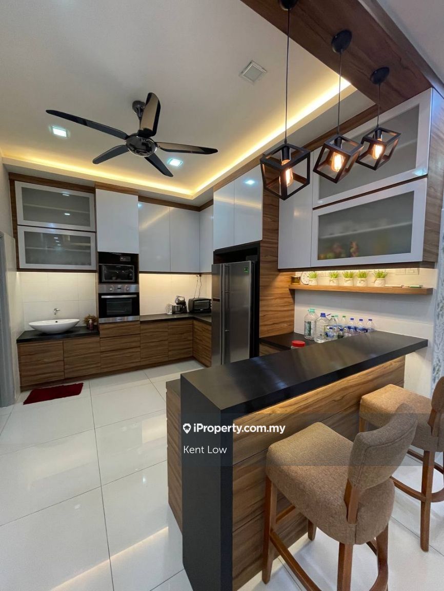 Jalan Perjiranan 11 dato onn, Tebrau