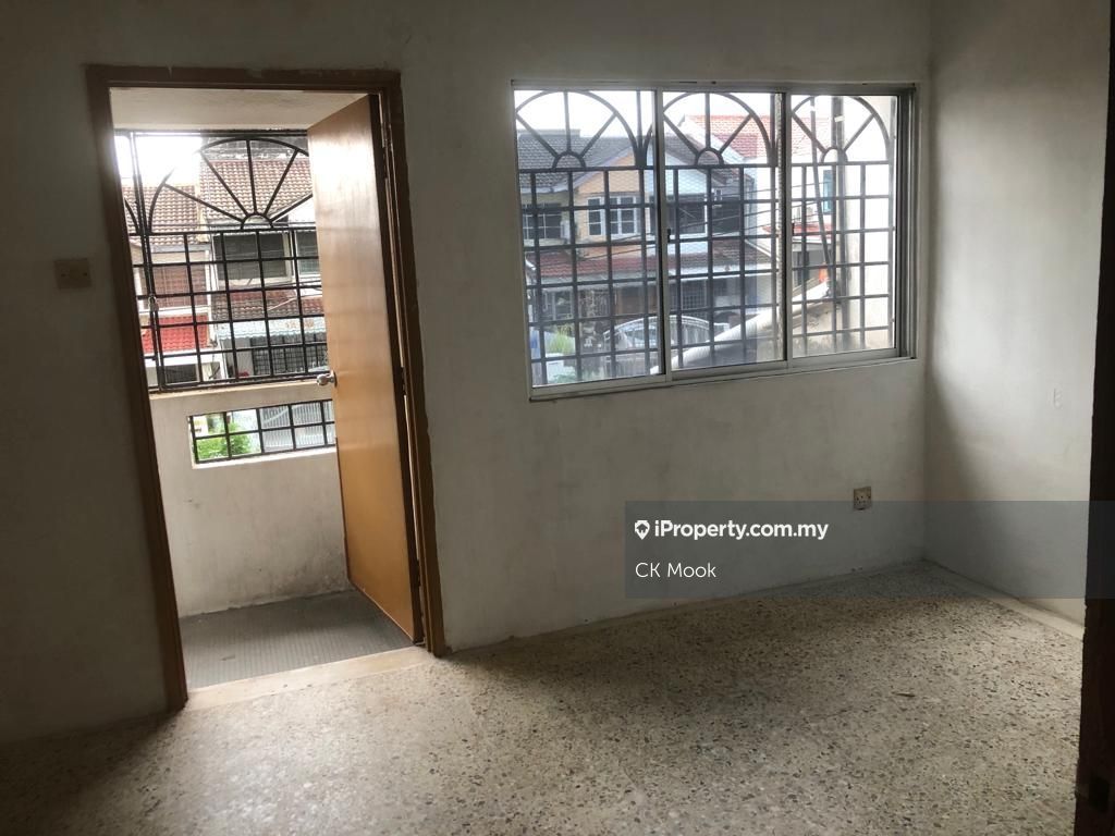 taman gemilang , Cheras 1sty Terrace/Link House 2 bedrooms for sale