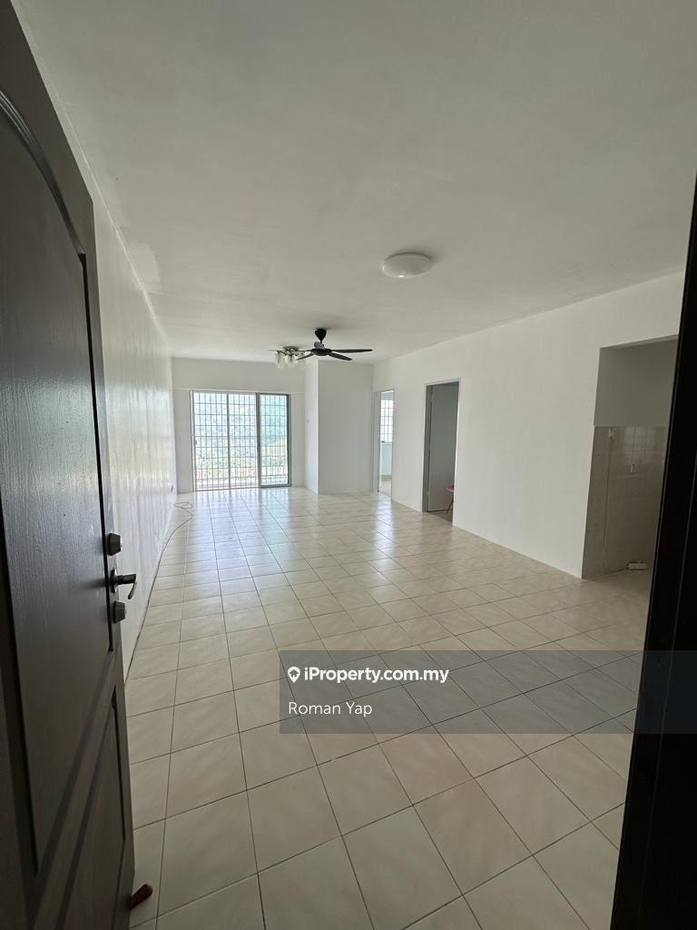 Lakeview Apartments Apartment 3 bedrooms for rent in Selayang, Selangor