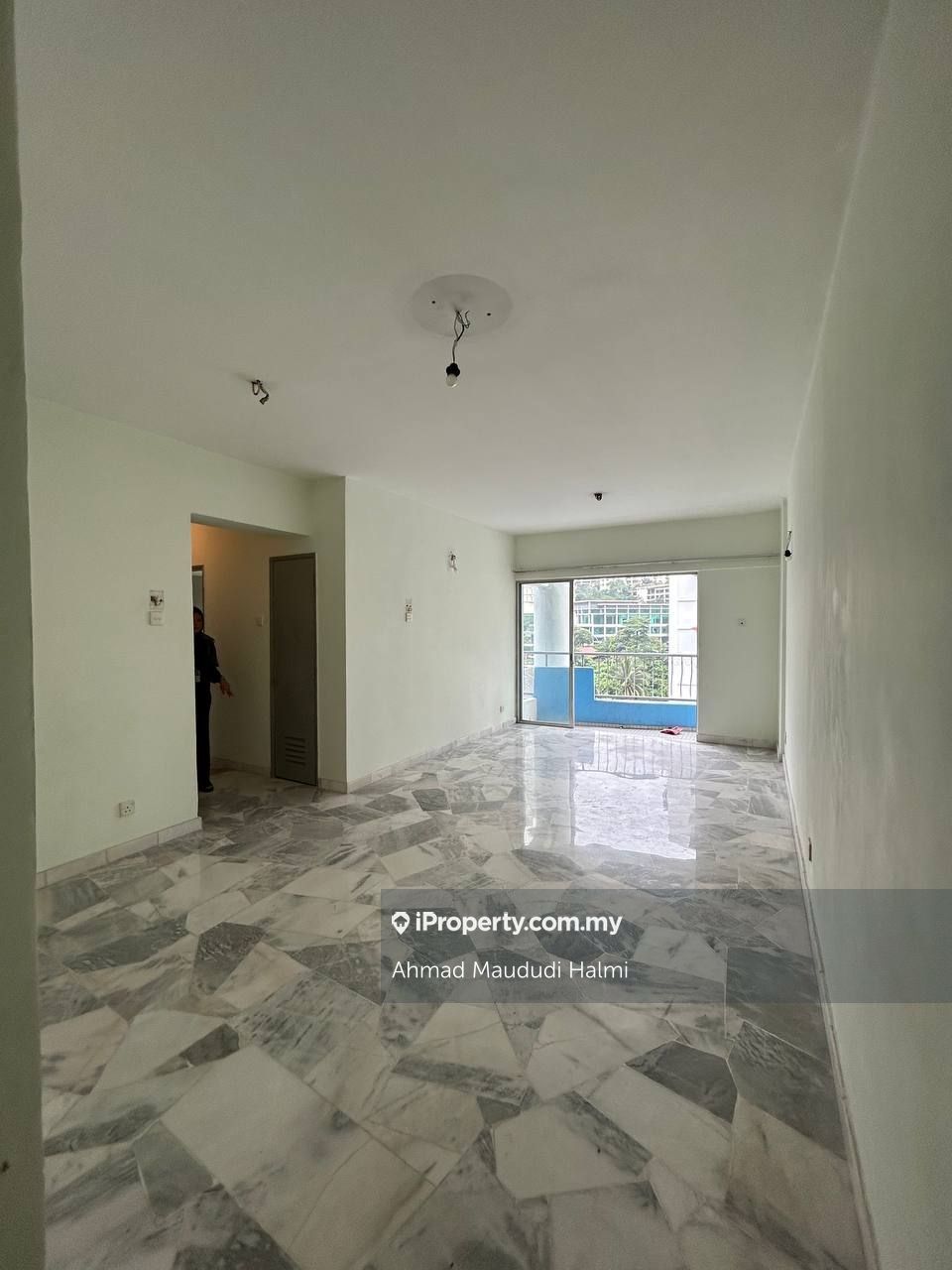 Vista Angkasa Intermediate Apartment 3 bedrooms for sale in Pantai