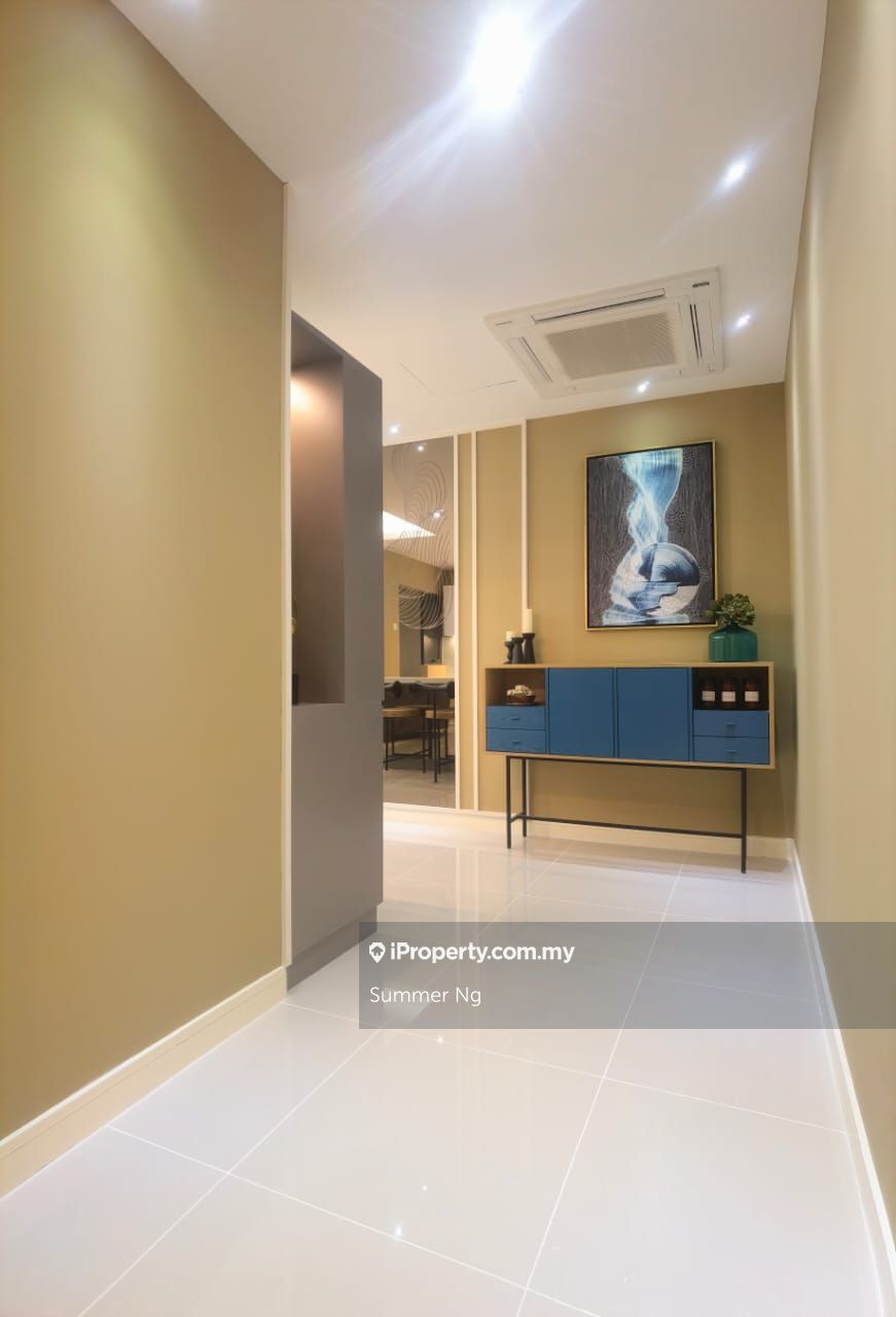 D'Sini Residences Corner lot Serviced Residence 4 bedrooms for sale in