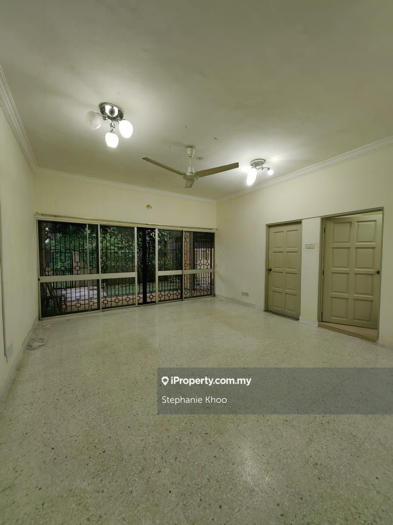 Taman Melawati 2sty Terrace/Link House 4 bedrooms for rent
