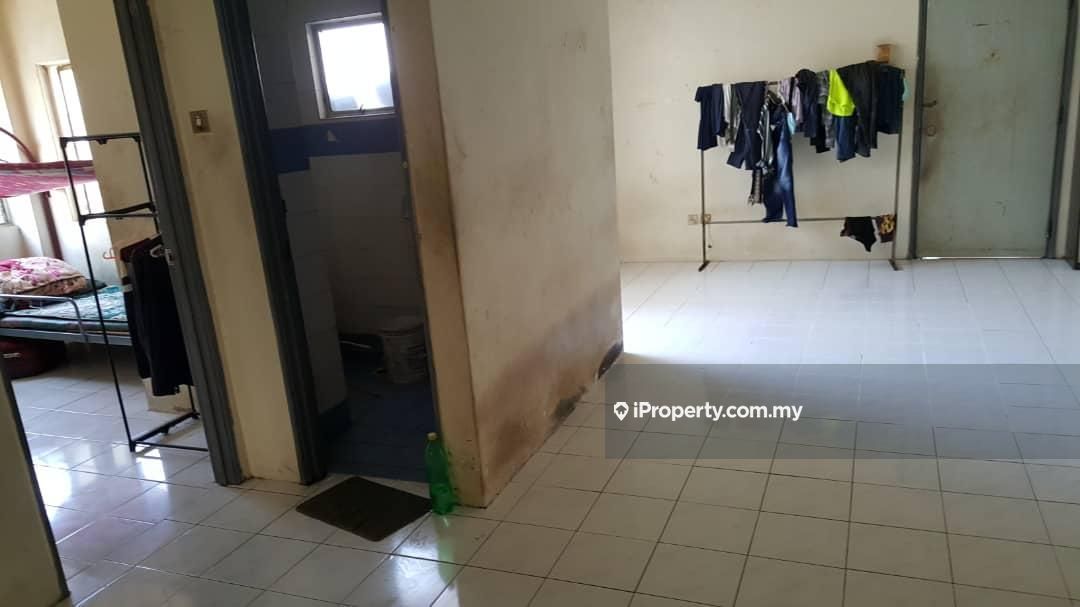 Pangsapuri Seri Suria Apartment 3 Bedrooms For Sale In Shah Alam Selangor Iproperty Com My
