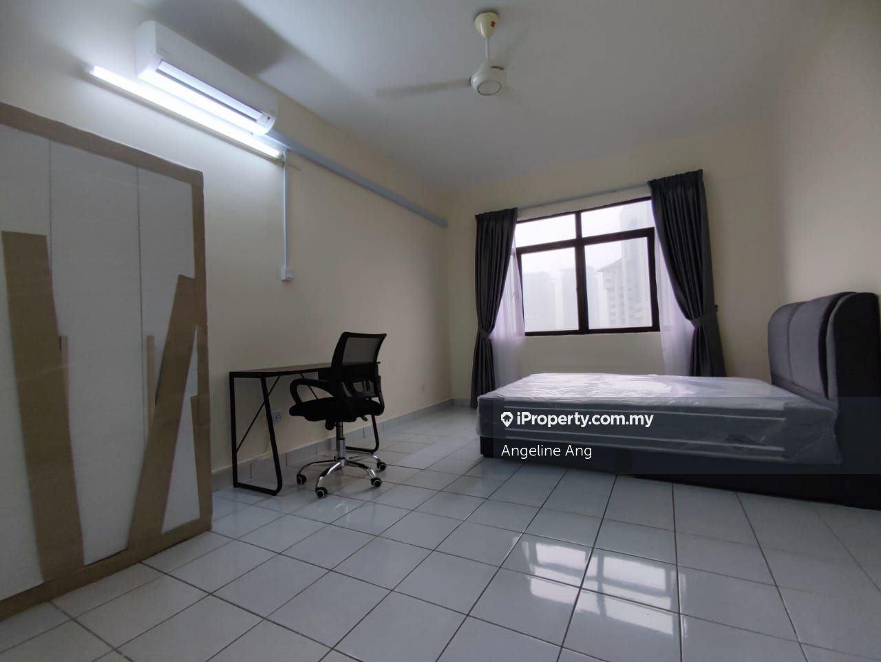 Sun-U Residence Intermediate Condominium 4 bedrooms for rent in Bandar ...