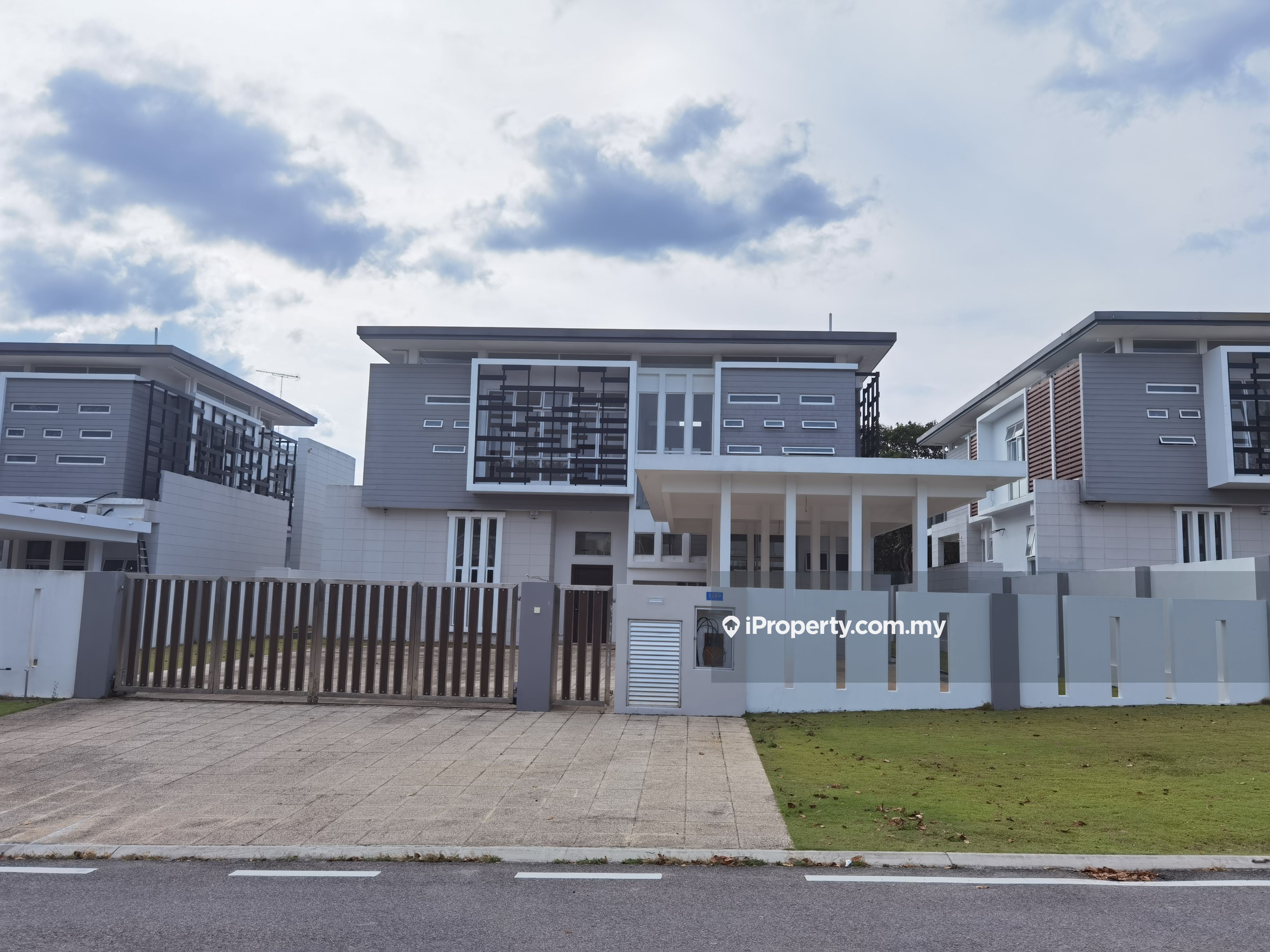 Kulai Bandar putra palm resort bungalow, Kulai Intermediate Bungalow 5