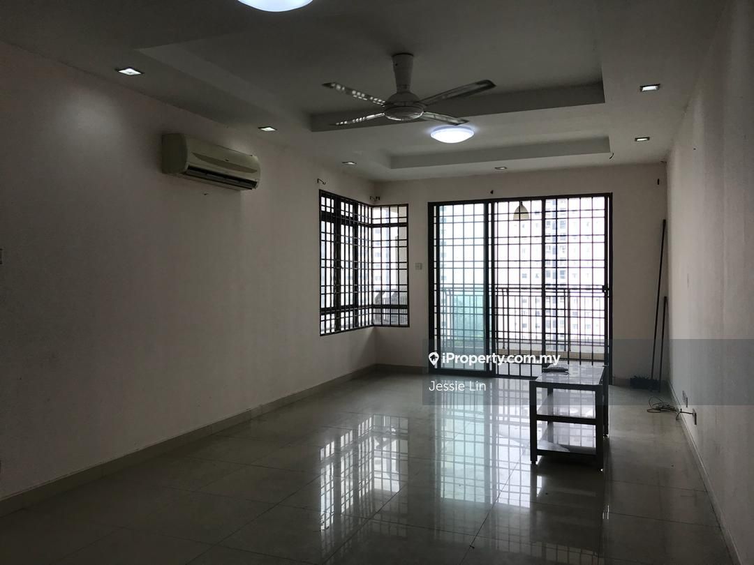 Royal Domain Sri Putramas 2 Intermediate Condominium 3 bedrooms for