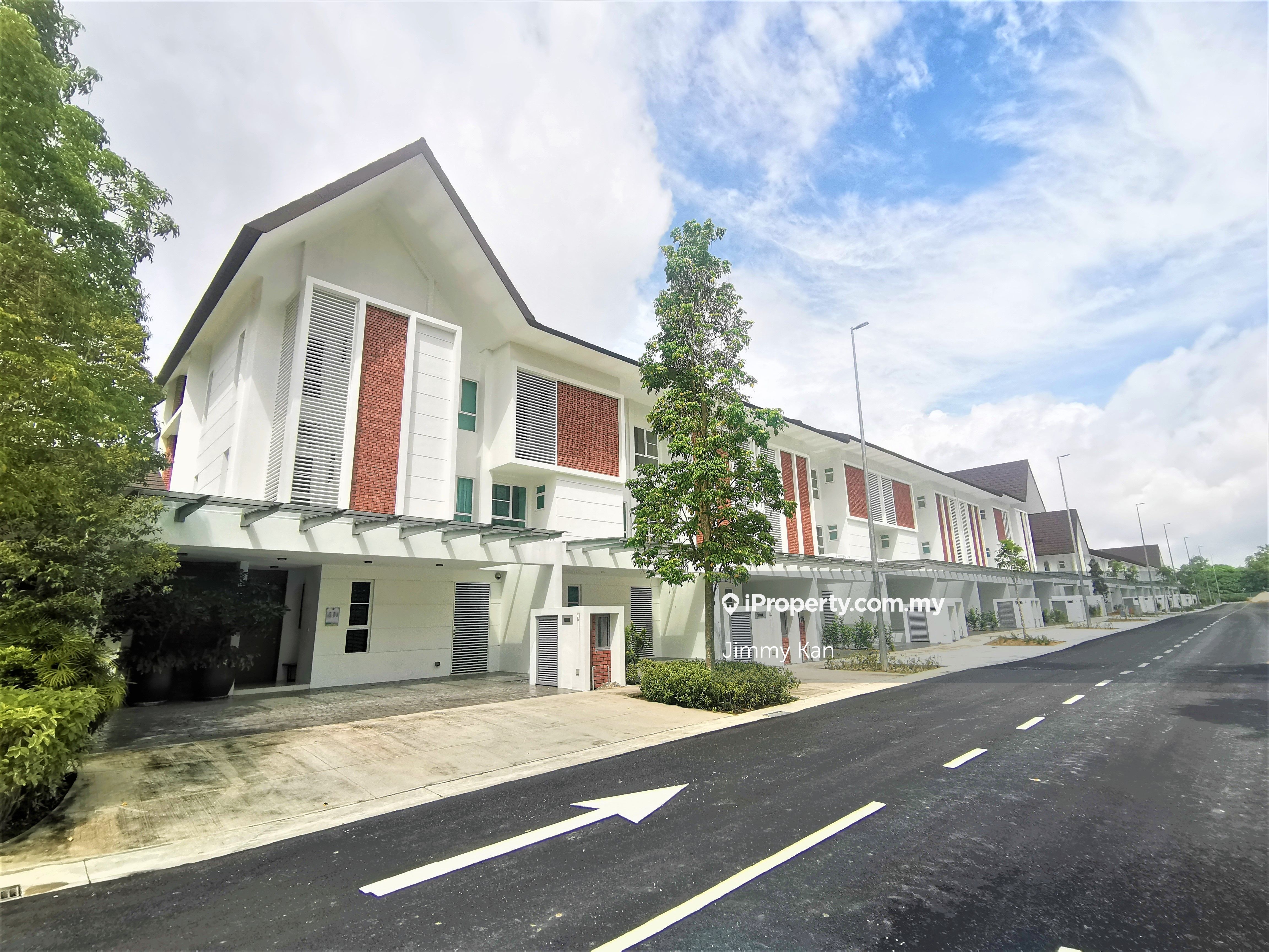 Emerald Hills, Cheras Intermediate 3-sty Terrace/Link House 6 bedrooms 