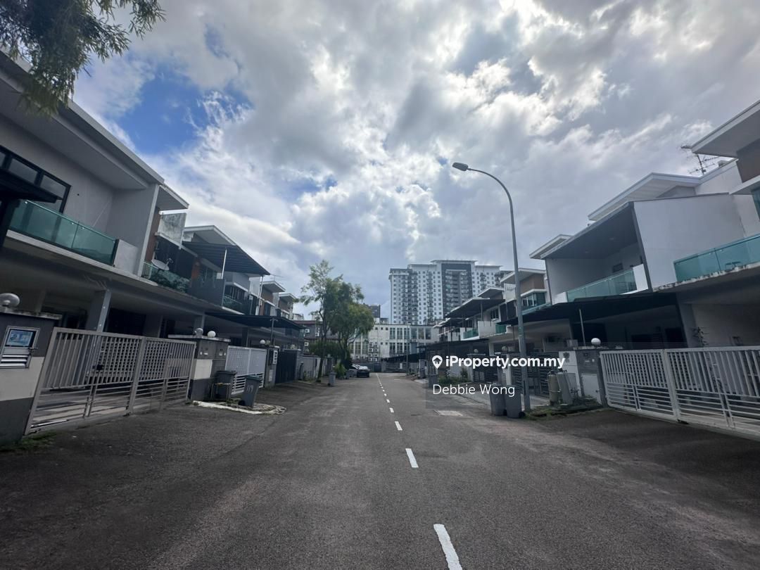 Austin Residence ,Taman Mount Austin, Tebrau Intermediate 2sty Terrace