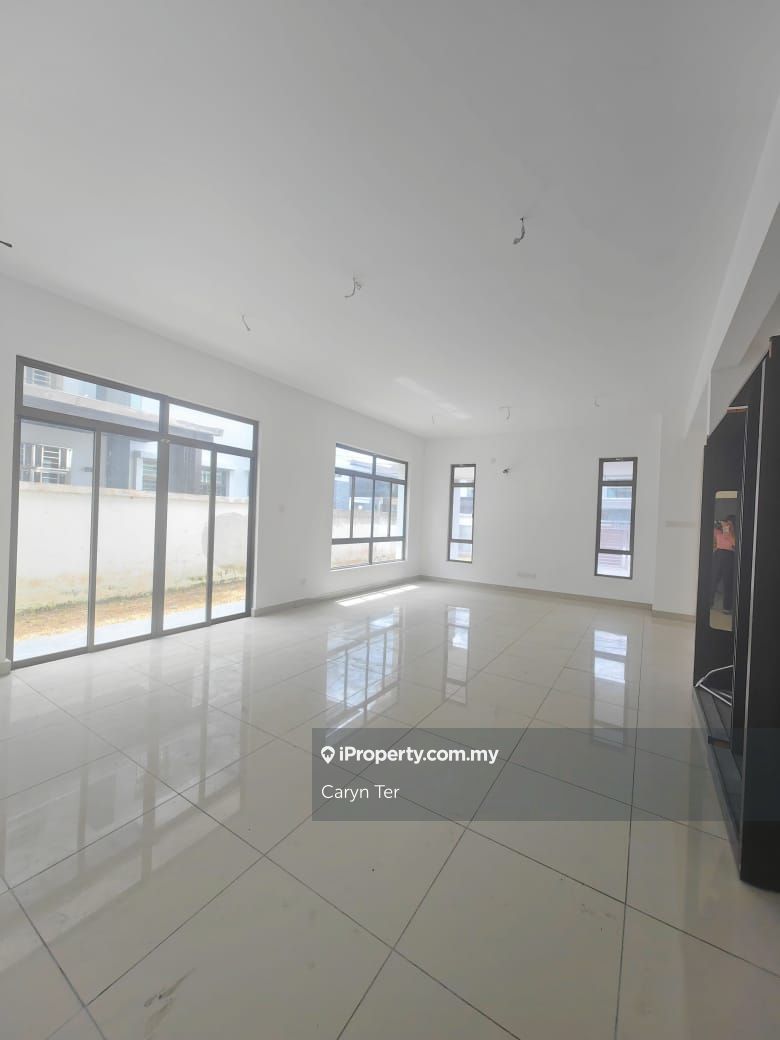 Kulai, Bandar Putra, Jalan Ceria, Kulai Cluster House 4+1 bedrooms for
