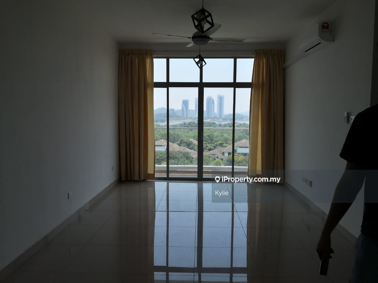 LakeView Residency Intermediate Condominium 3 bedrooms for rent in Cyberjaya, Selangor