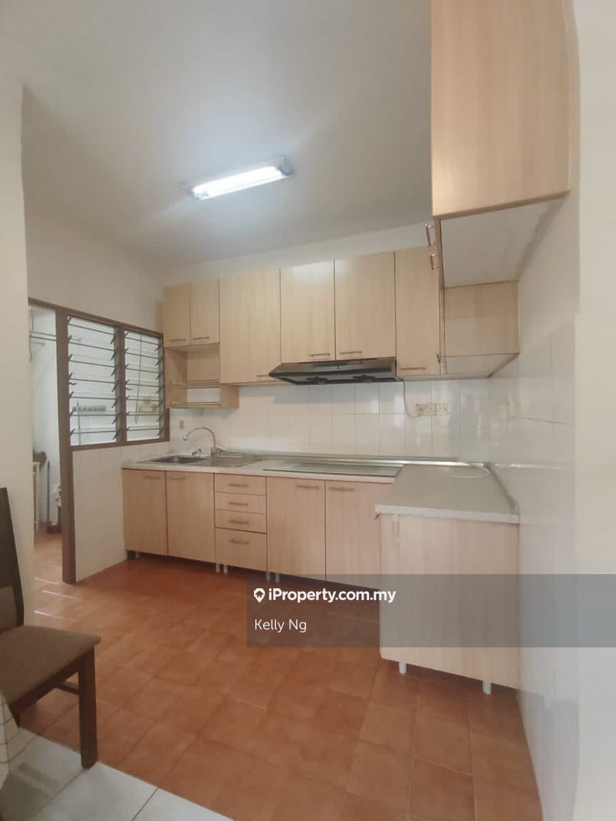 SD Tiara Apartment Intermediate Apartment 3 bedrooms for rent in Bandar Sri Damansara, Selangor
