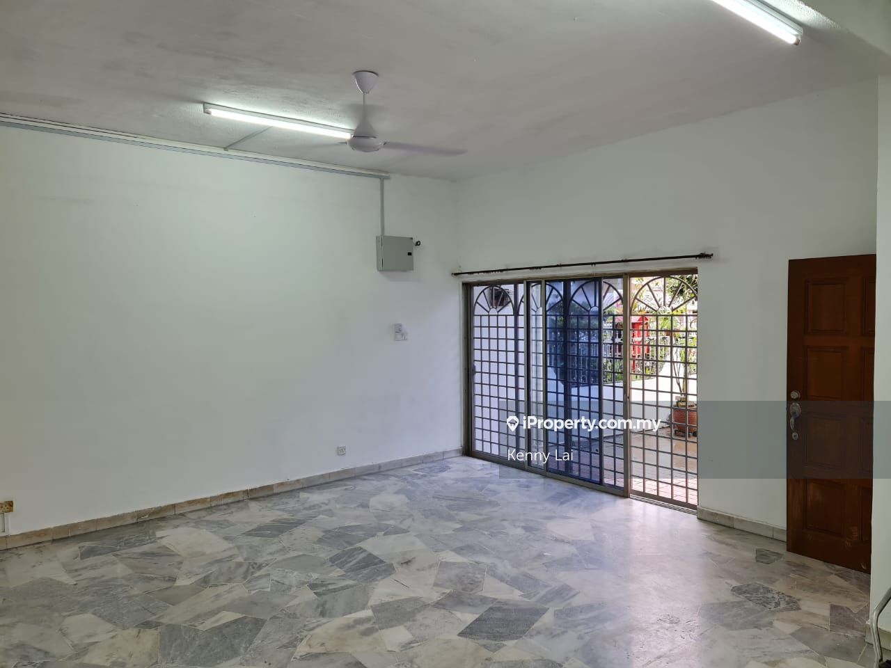 Connaught, Cheras Intermediate 2sty Terrace/Link House 4 bedrooms for