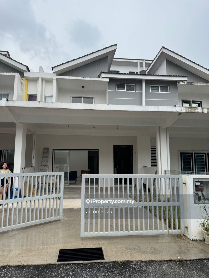 Taman ypj kulaikota tinggi, Kulai 2sty Terrace/Link House 4 bedrooms
