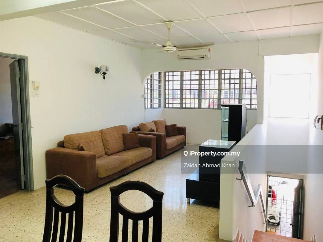 Ampang, Pandan Indah Intermediate Townhouse 3 Bedrooms For Sale 