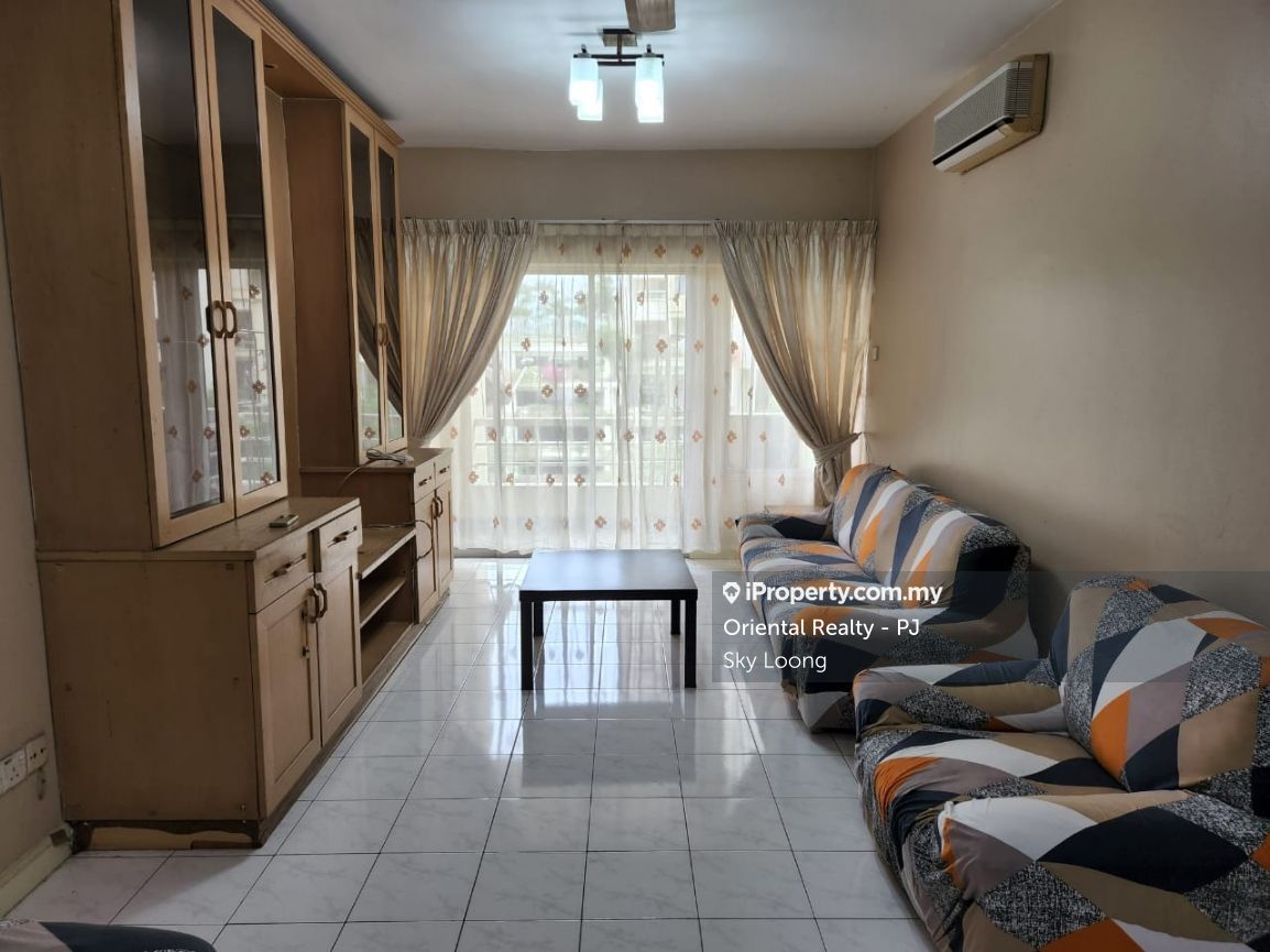 Pantai Panorama Condominiums Corner lot Condominium 2 bedrooms for rent ...