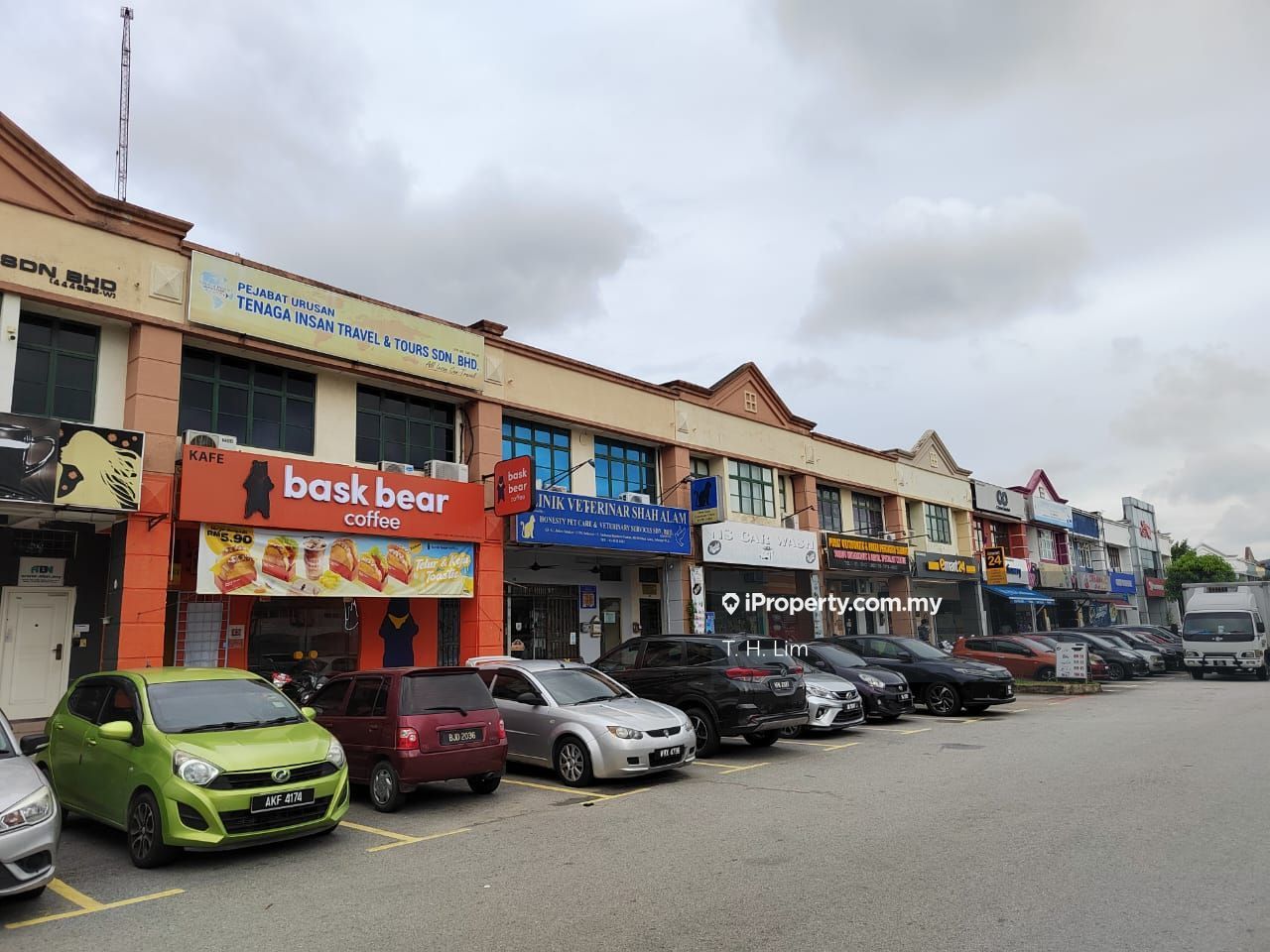 Shah Alam Seksyen 13 shop near Hero Market, Mr.Diy, Mosque,Condo, Shah ...