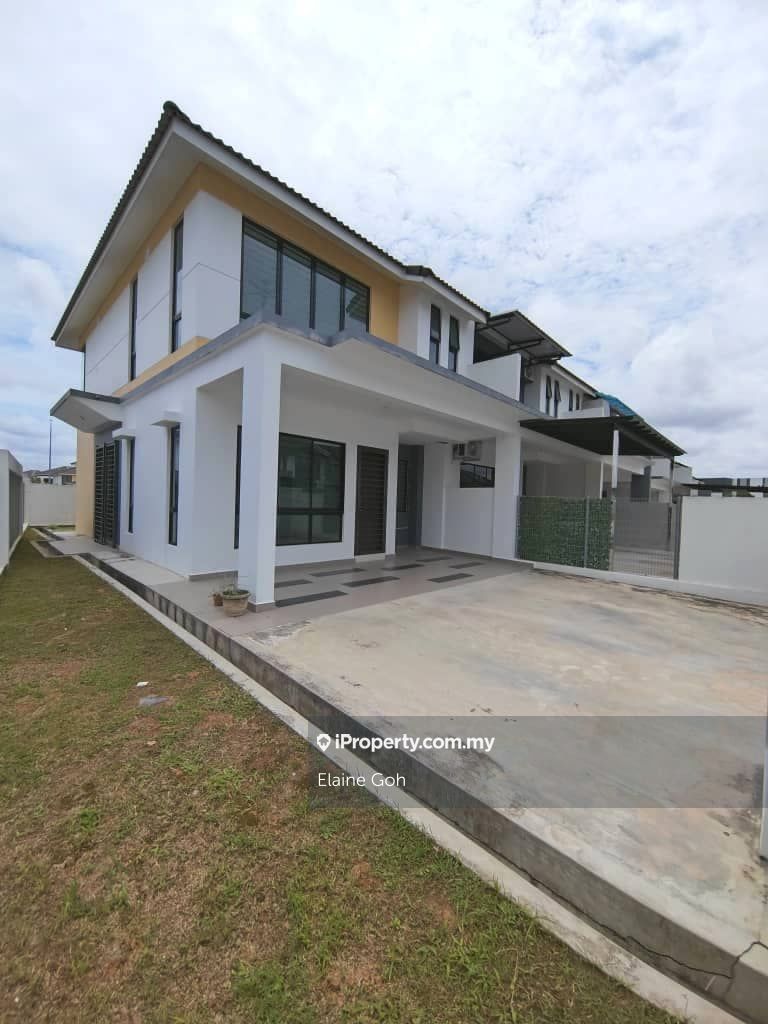 Taman Austin Duta, Johor Bahru End lot 2sty Terrace/Link House 4