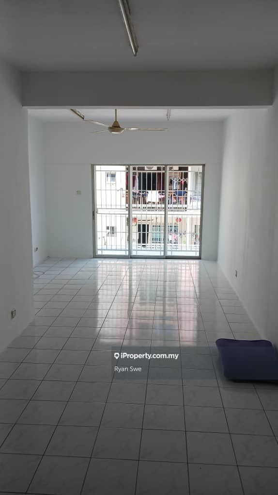 Vista Magna Intermediate Apartment 3 bedrooms for sale in Kepong, Kuala
