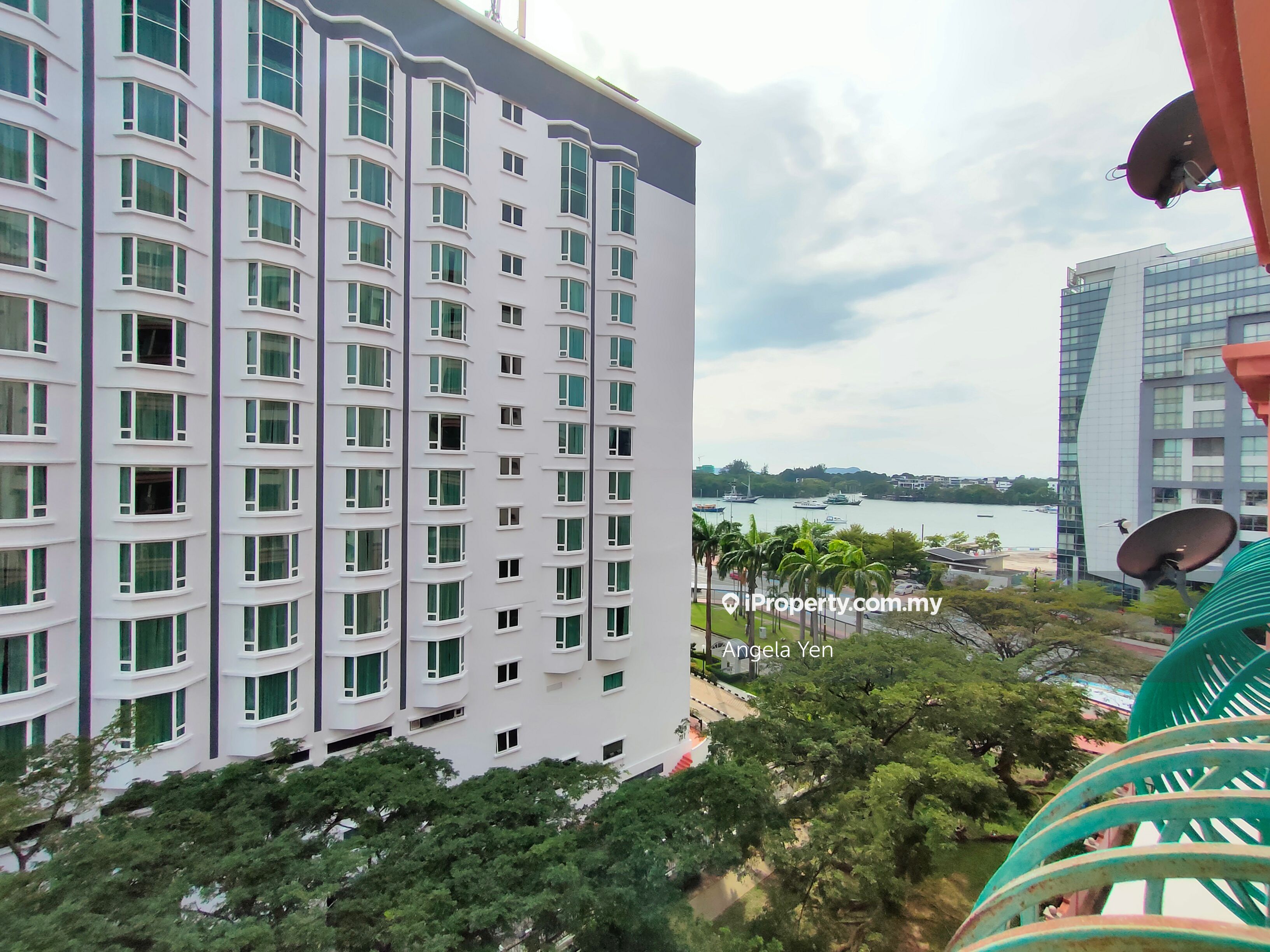 Marina Court Resort Condominium End lot Condominium 3 bedrooms for sale - Marina Court Kota Kinabalu For Rent