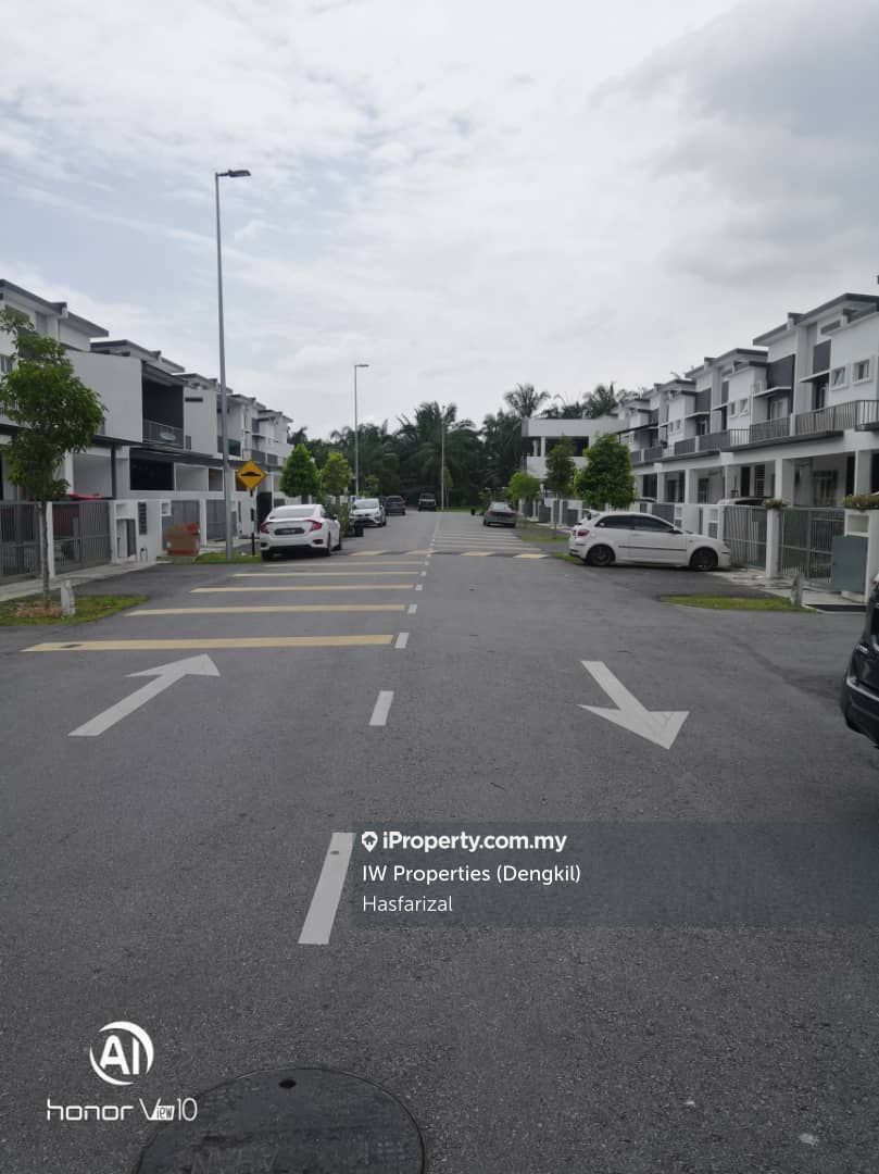 Kota Warisan, Dengkil