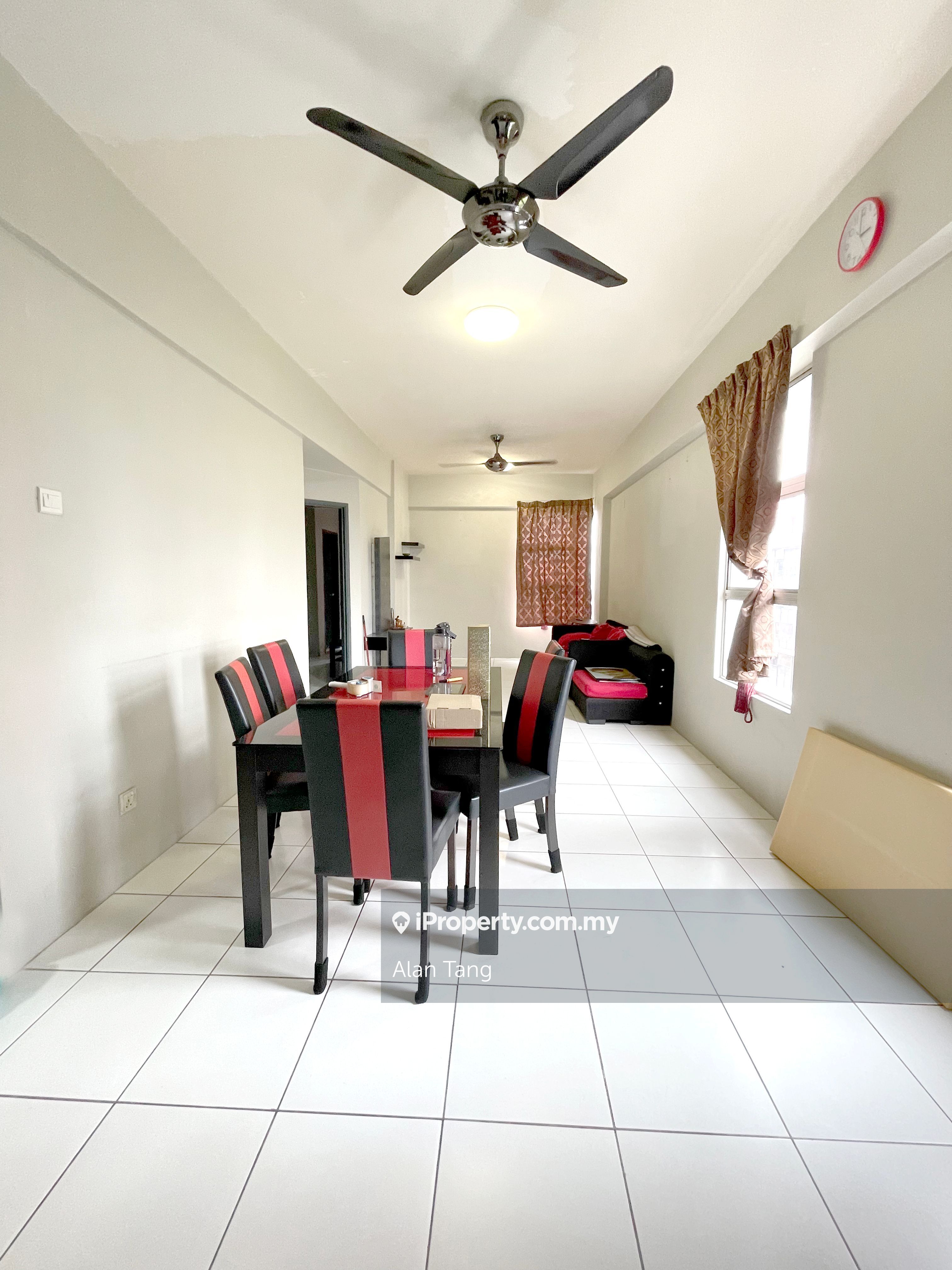 Calisa N Calisa Residences End lot Condominium 3 bedrooms for rent in